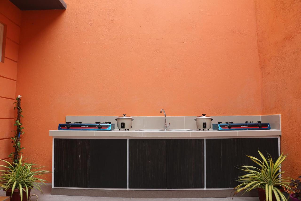 Anicia Guesthouse Rooms Paranaque City Exterior foto